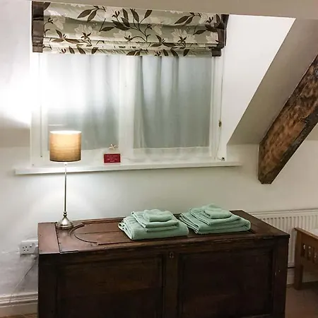2 The Chapel * Staveley