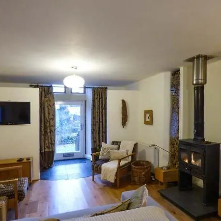 2 The Chapel * Staveley