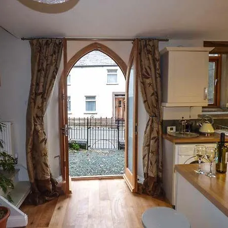 2 The Chapel * Staveley